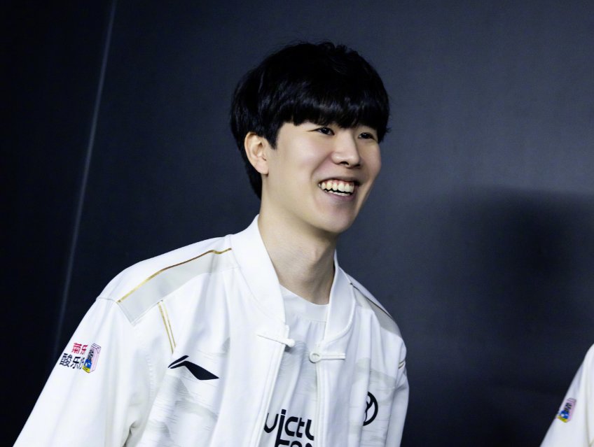 持标准杆 持标准杆