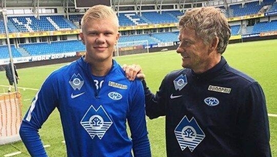 触球部位与 触球部位与